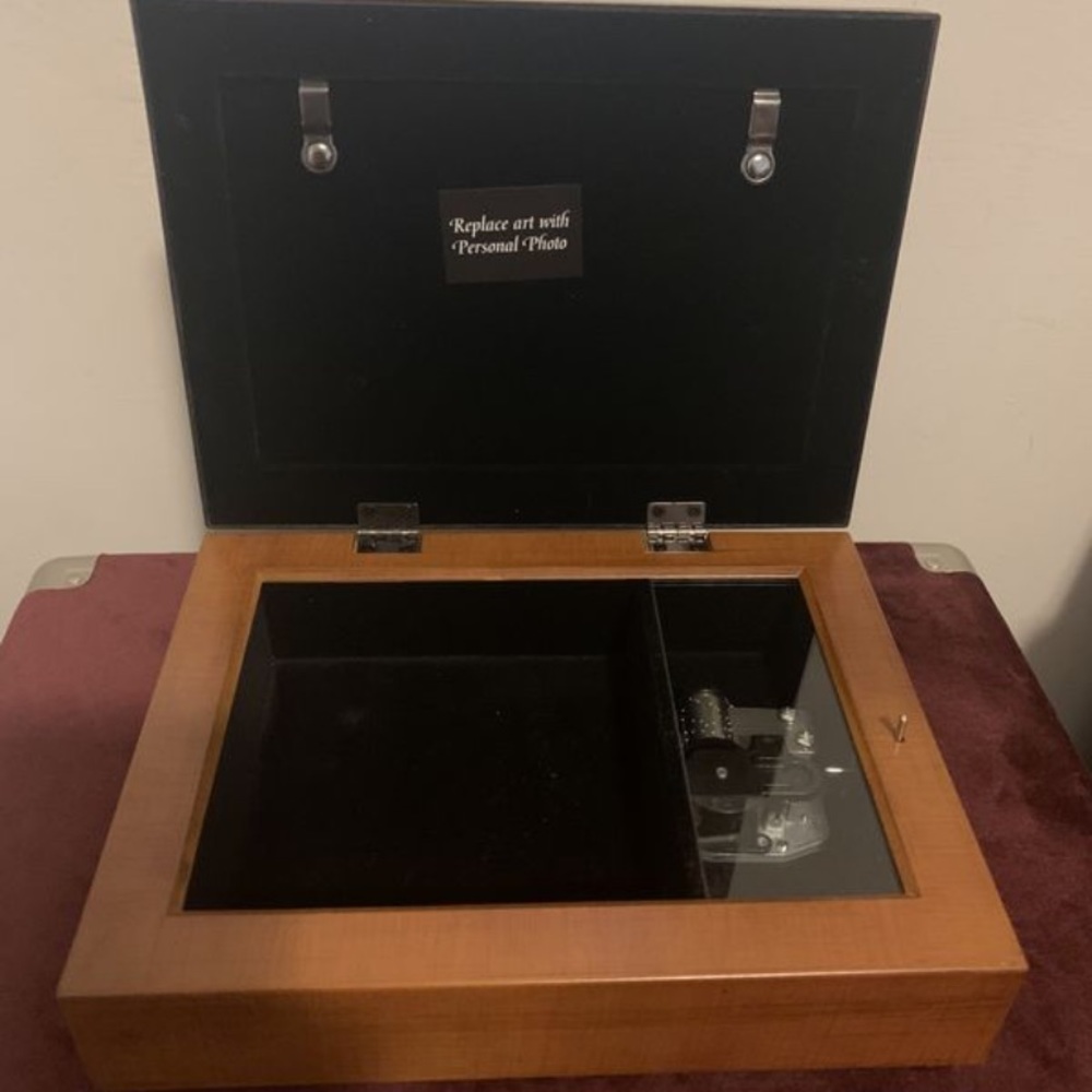 Jewelry Music Box - Picture 2 of 3